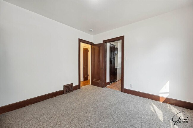 Building Photo - 15356/15358 Washburn - Ten Star Holdings LLC