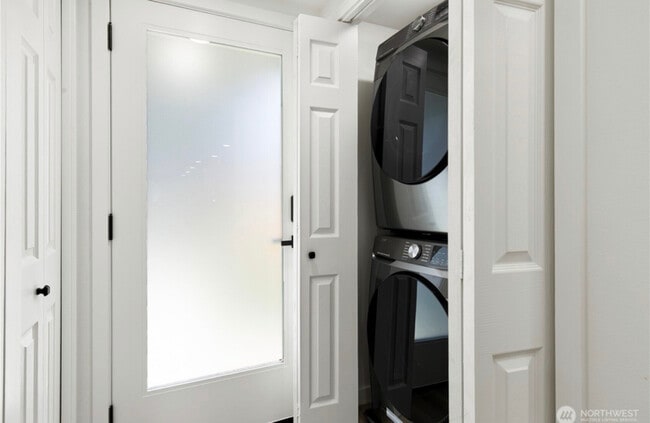 Building Photo - 11 SW 100th St