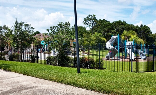 Building Photo - Oviedo 4 Bed 2 Bath Pool Home in Live Oak - Oviedo