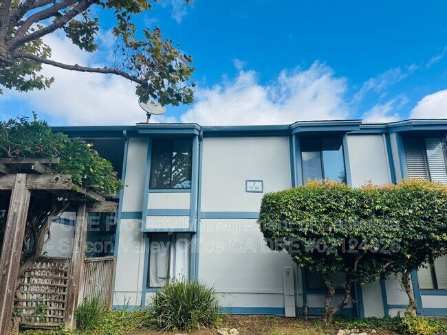 Building Photo - 1925 46th Ave