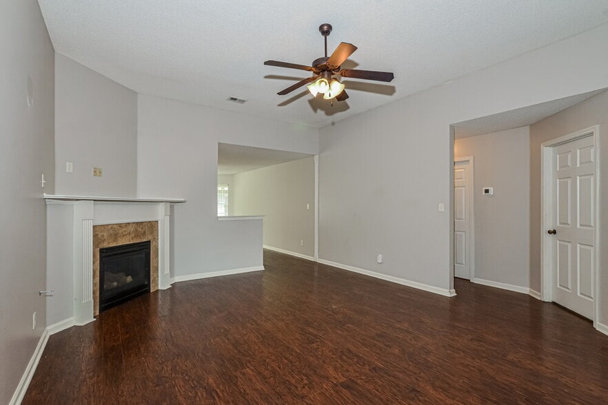 Building Photo - 4313 Genevieve Dr