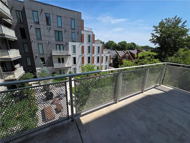 Building Photo - 775 Juniper St NE