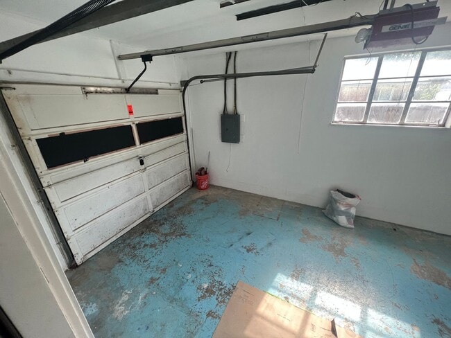 Building Photo - 1179 Linda Ln