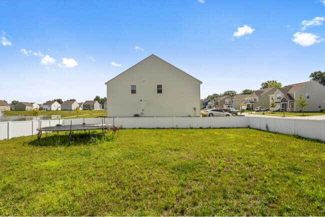 Building Photo - 7419 Hillway Dr