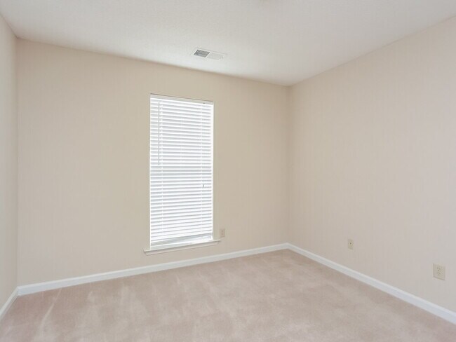 Building Photo - 5408 Hidden Meadows Dr