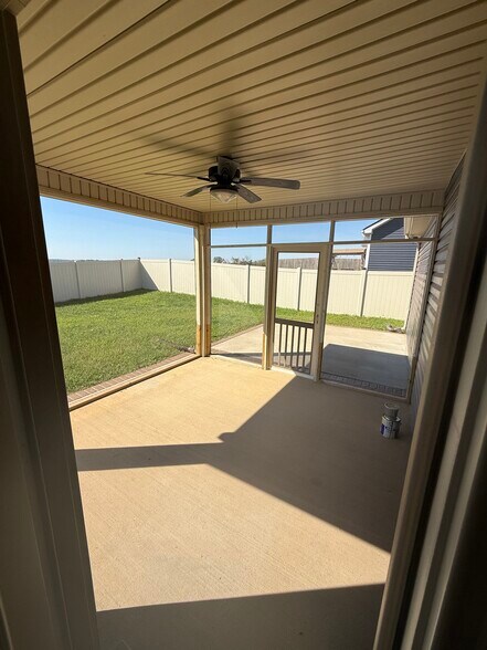 Building Photo - 1100 Cardinal Creek Dr