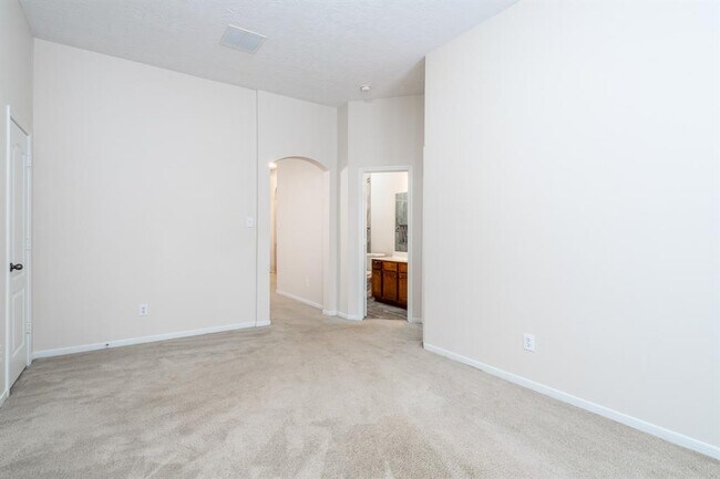 Building Photo - 9503 Tartan Manor St