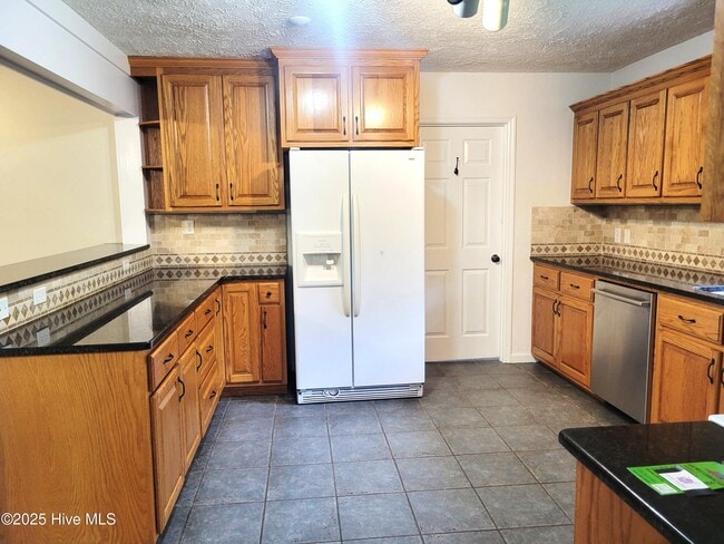 Building Photo - 316 Stornoway Dr