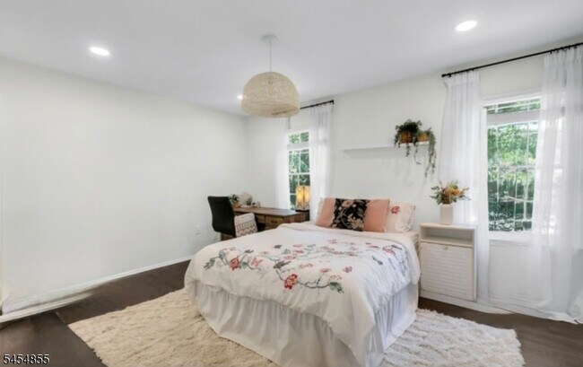 Building Photo - 278 Penns Way