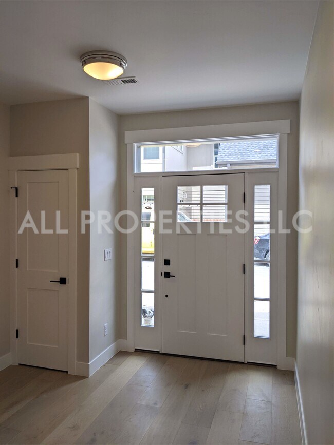 Building Photo - 8048 W 52nd Ln