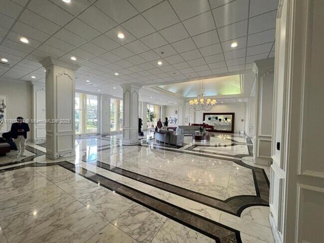Building Photo - 5600 Collins Ave