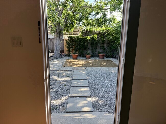 Building Photo - 8714 Rangely Ave