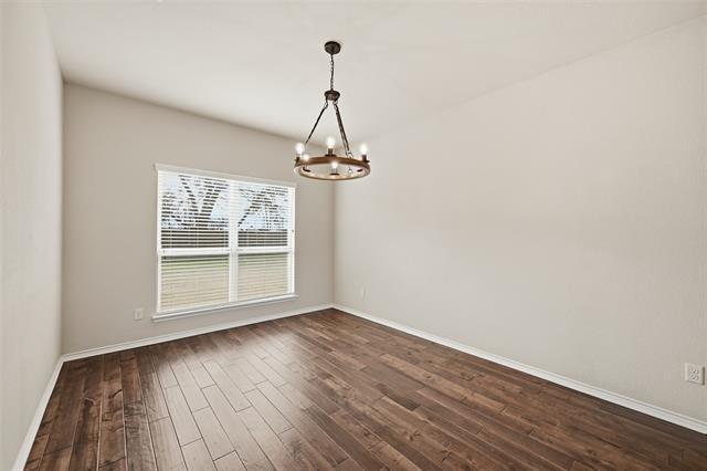 Building Photo - 700 Ireland Way