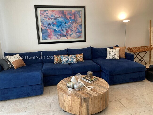 Building Photo - 5161 Collins Ave