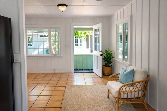 Building Photo - 891 Concha Loma Dr