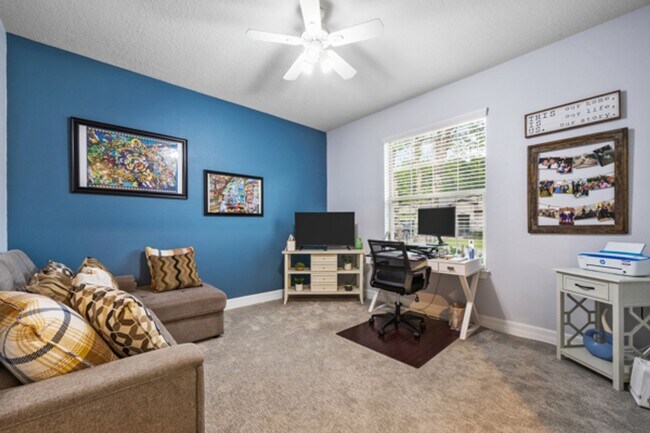 Building Photo - Beautifully Maintained home in Pool Community!