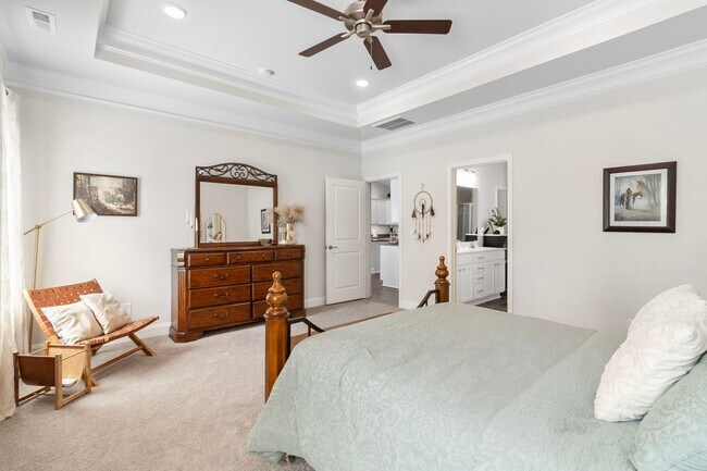 Building Photo - Beautiful 3 Bedroom 2 Bath Ranch