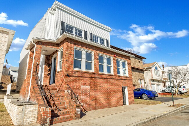 Primary Photo - 141 Westminster Pl