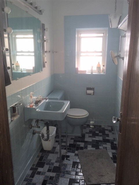 Building Photo - 3939 N Paulina St