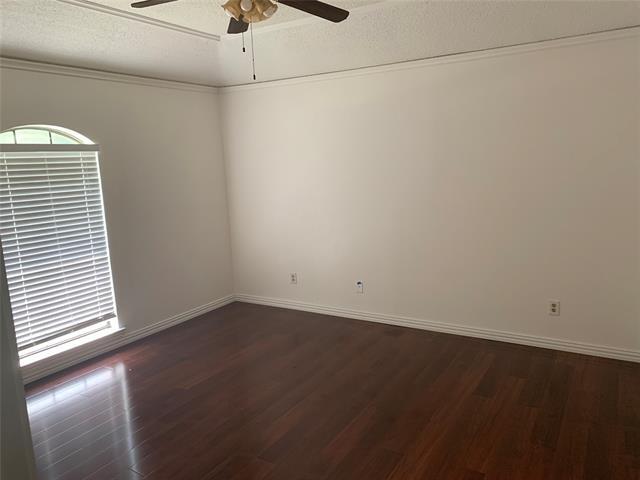 Building Photo - 1520 Parkside Dr