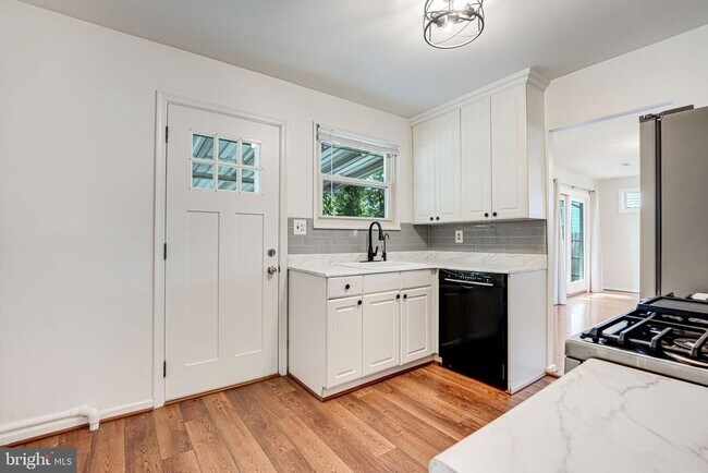 Building Photo - 5924 Cauba Ct