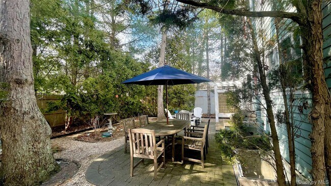 Building Photo - 38 Baycrest Ave