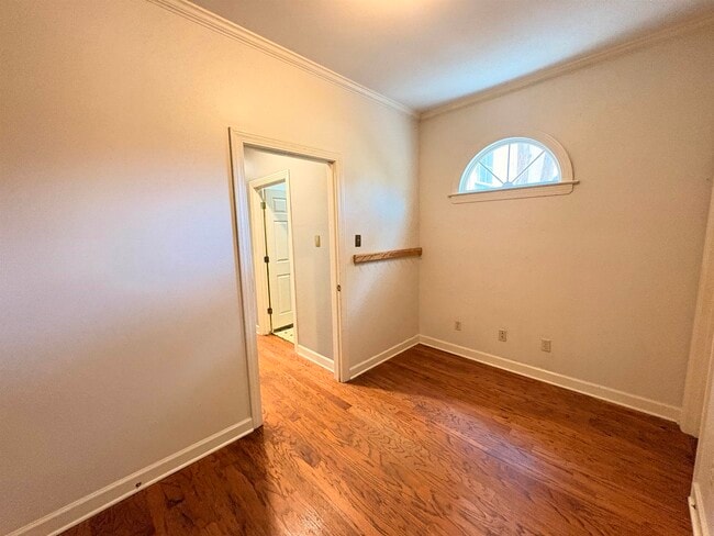 Building Photo - 1850 Wood Oak Dr
