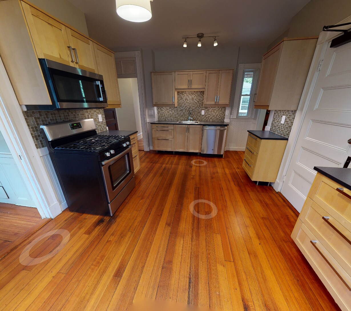 Building Photo - 107 Oxford St