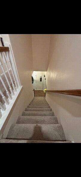 Building Photo - 5621 Memorial Dr