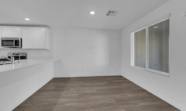 Building Photo - 10772 Ditchburn Ct