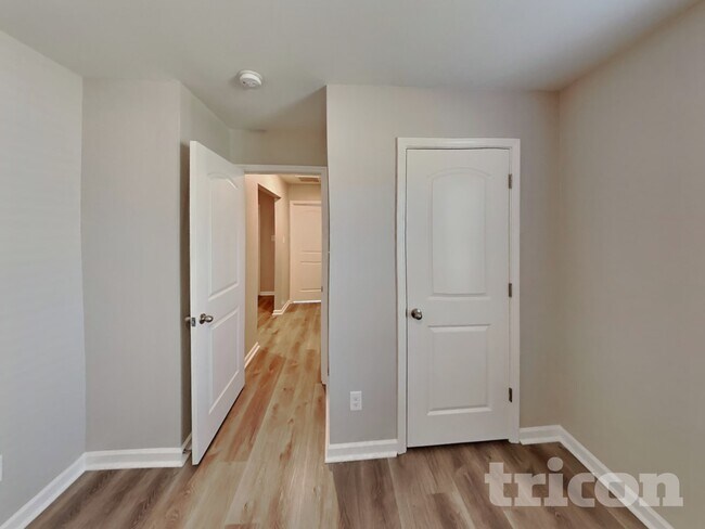 Building Photo - 3723 Burdette Wy.