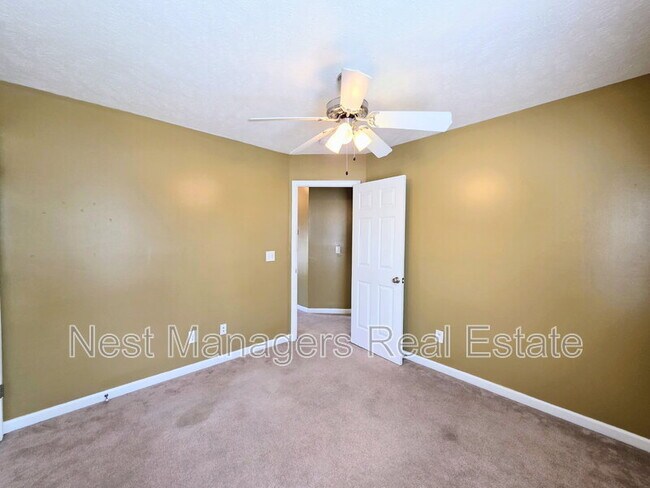 Building Photo - 1612 Middle Creek Cir