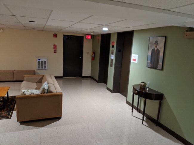 Building Photo - 200 Highland Ave