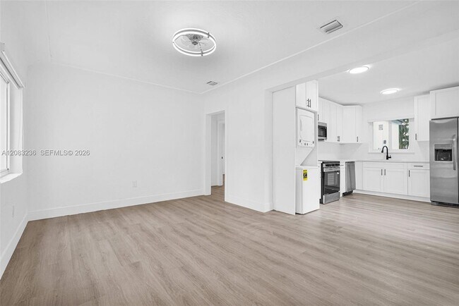 Building Photo - 250 NW 45th St