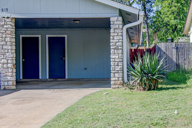 Primary Photo - 819 Sirocco Dr