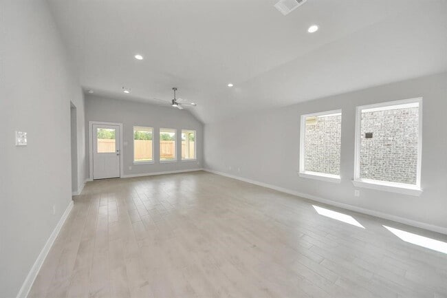 Building Photo - 12022 Maple Oak Dr