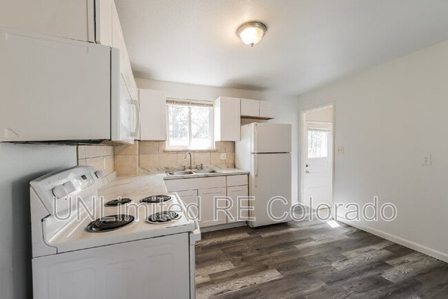 Building Photo - 1014 N Raleigh St