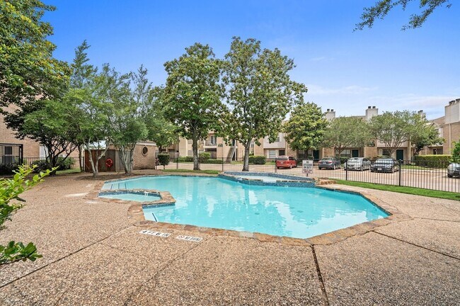 Building Photo - 14600 Fonmeadow Dr