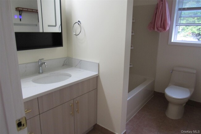 Building Photo - 92 Velie Rd