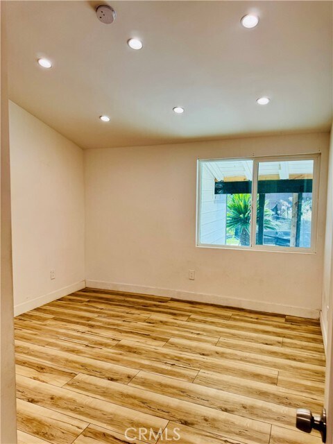 Building Photo - 9625 Aqueduct Ave