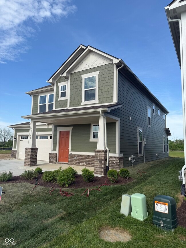 Building Photo - 15941 Tharp Wds Dr