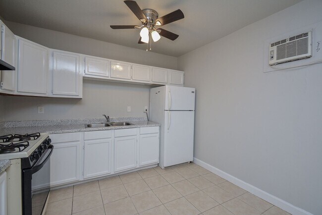 Building Photo - 2117 Thonig Rd