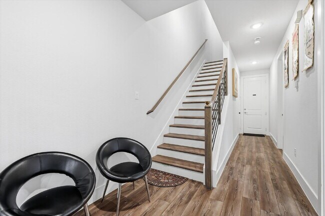 Building Photo - Cozy home in Merion at Midtown Park, one of Dallas's most convenient and family-friendly communit...