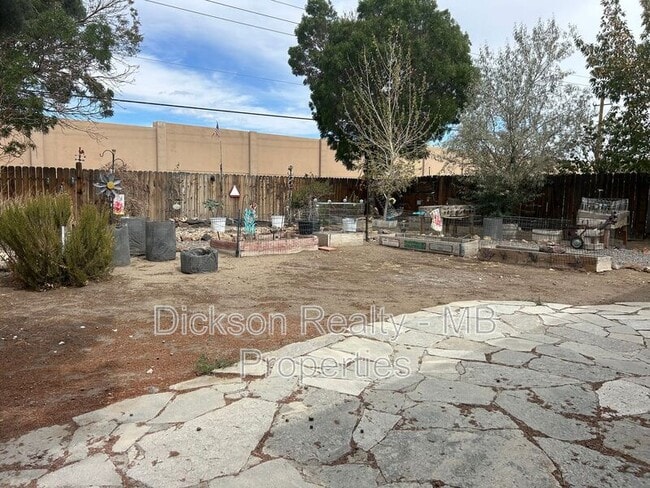 Building Photo - 191 Desert Springs Ln