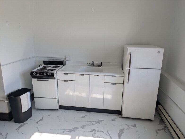 Building Photo - 235 Main St