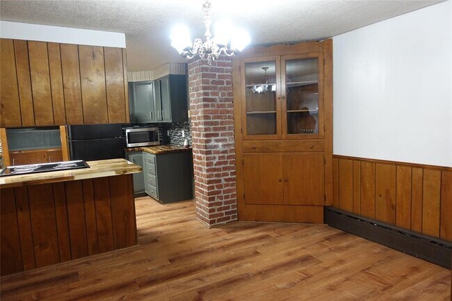 Building Photo - 304 Massachusetts Ave