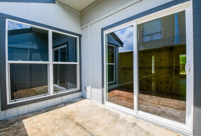 Building Photo - 17022 Quail Park Dr
