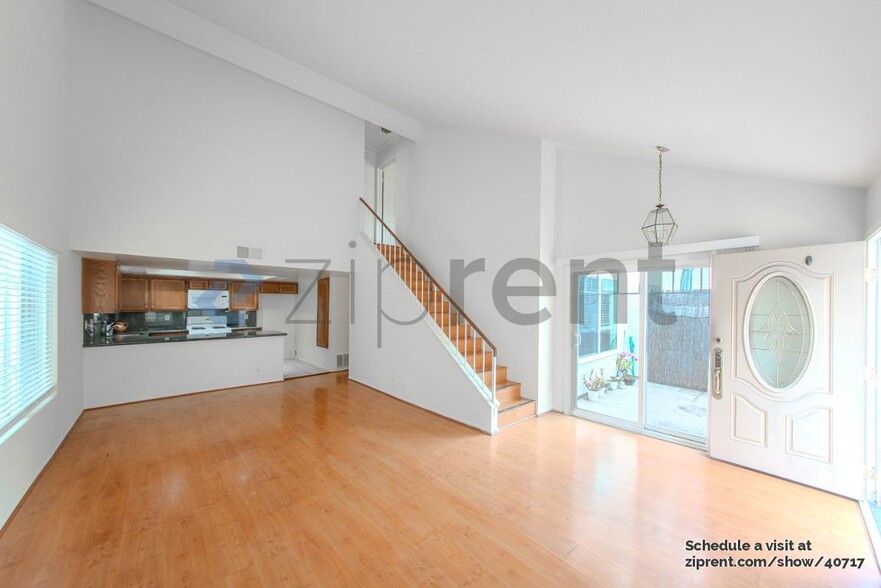 Building Photo - 2740 Gramercy Ave