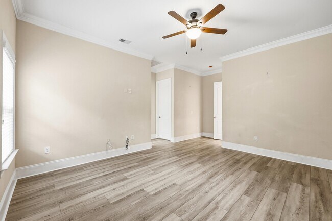 Building Photo - 109 Lac Courte