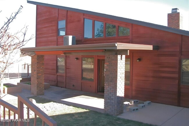 Building Photo - 2550 Love Ln